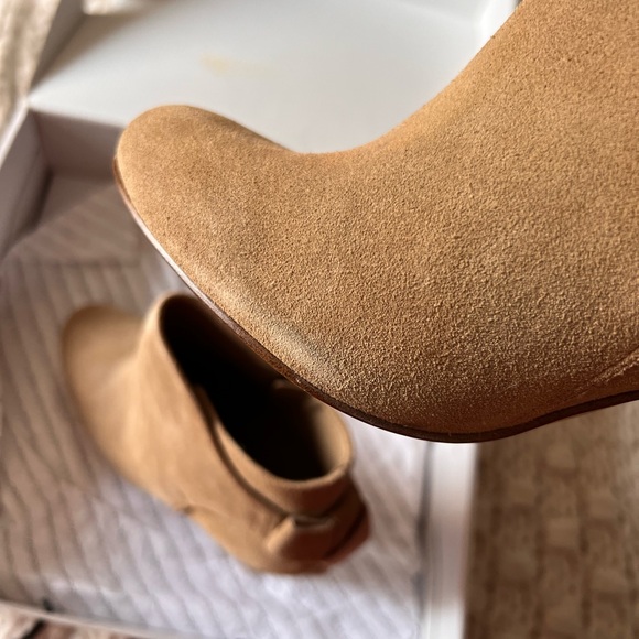 ALDO bow ankle boots - Picture 3 of 6